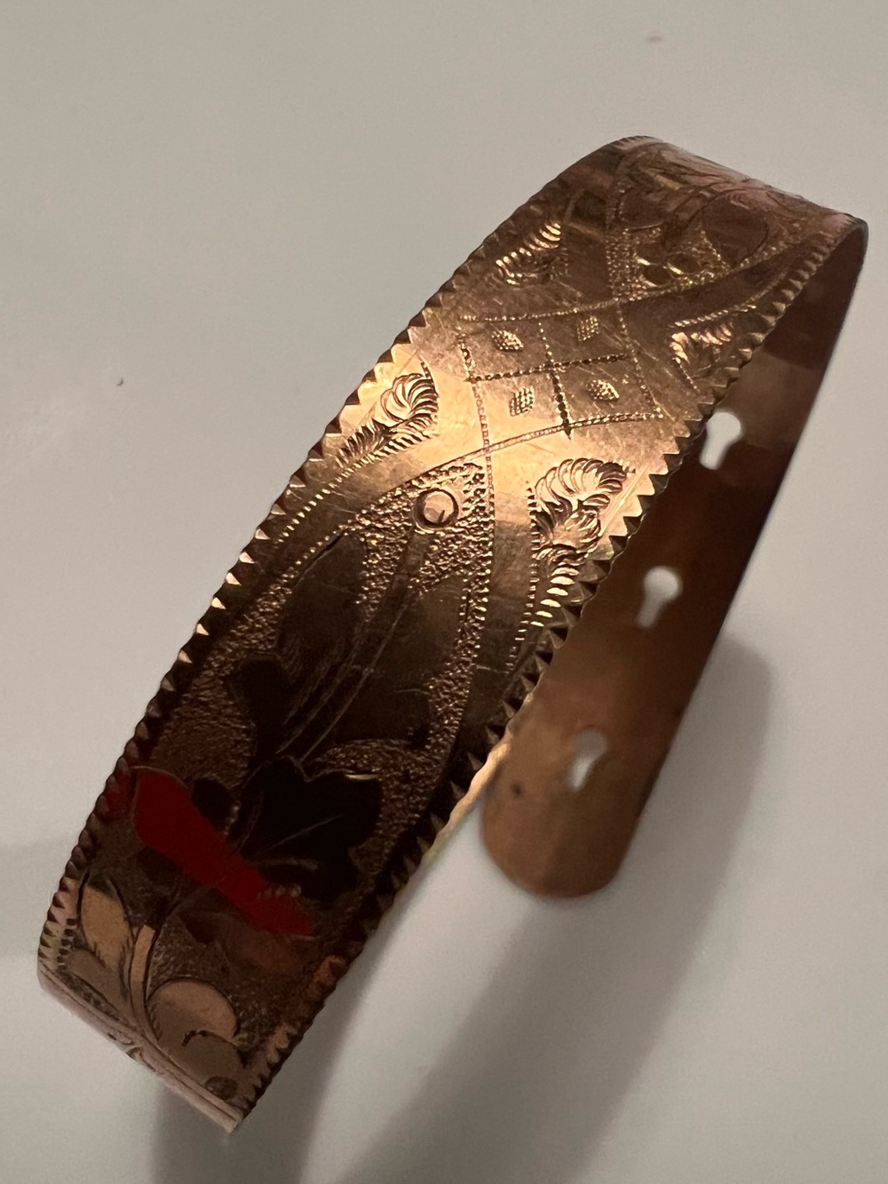 Rose Gold color Authentic vintage Etched “Victorian belt” Bracelet as-is Bangle - Picture 13 of 14